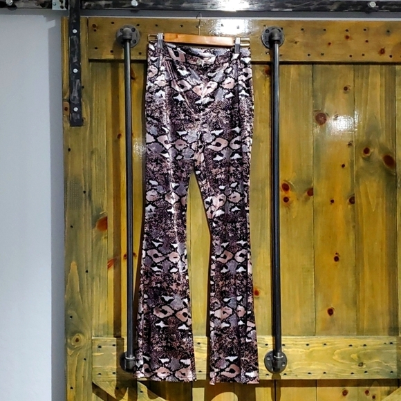 MILK AND HONEY SNAKESKIN ANIMAL PRINT FLARE PANTS SIZE MEDIUM MOBWIFE CLUBWEAR - Picture 1 of 9